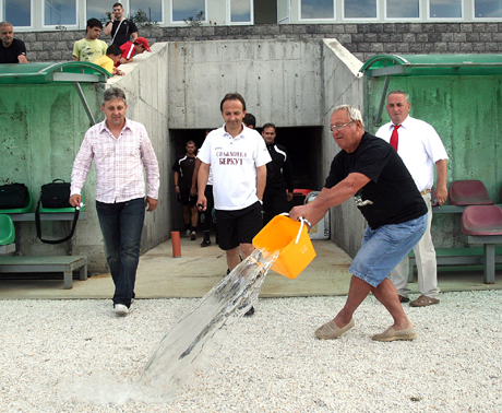 Брестник махна опитен бранител