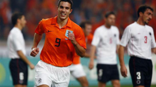 Холандия се мъчи с Албания за 2:1 у дома