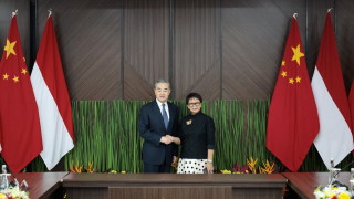 Китай и Индонезия се ангажират да укрепят икономическите връзки и