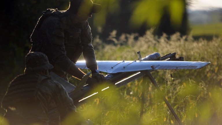 Украински дрон се разби в района на Курск, съобщава Интерфакс.
Губернаторът