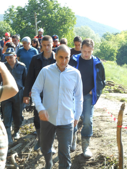 Цветанов обеща нов мост на село Сливовица