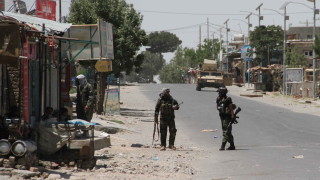 Талибаните превзеха столица на афганистанска провинция нанасяйки пореден тежък удар