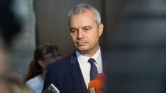 Костадинов иска оставката на Тодор Тагарев