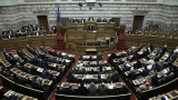 Гръцкият парламент прие задължителната ваксинация за медици и социални служители