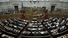 Гръцкият парламент прие нови мерки за икономии