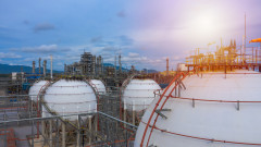 Петролната компания Vitol се готви да купи 90% от най-големия терминал за втечнен природен газ в Италия