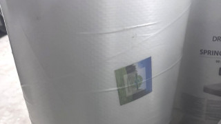 Задържаха мъж отклонил пратка с матраци за 77 хил лв