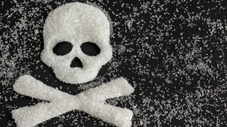 Учени обявиха опасното свойство на захарта