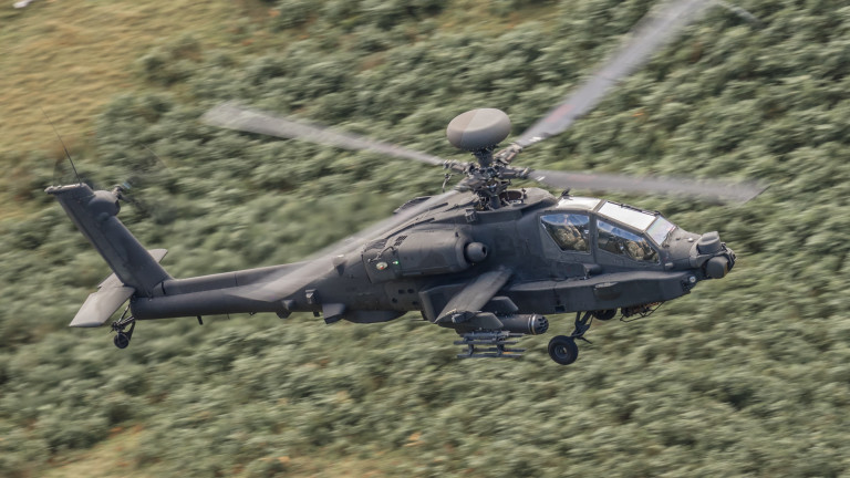 Британски щурмови Apache пристигнаха в Северна Македония