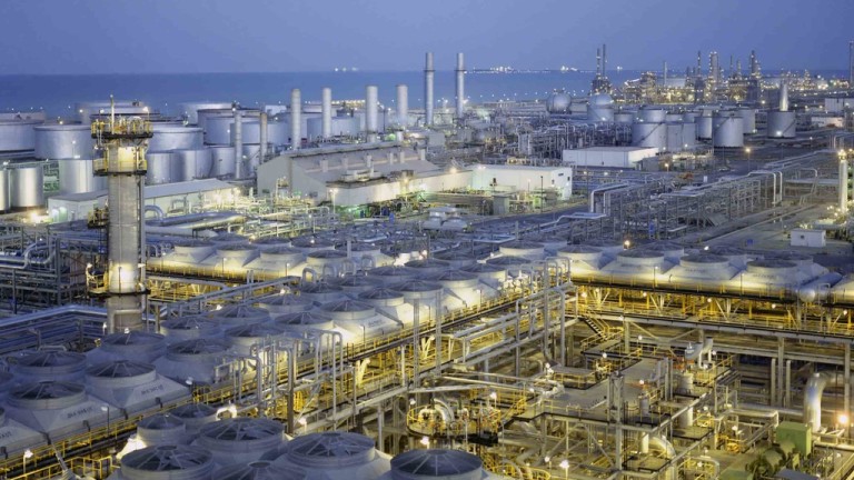 Саудитската Saudi Aramco започва строителство в Китай на крупна рафинерия