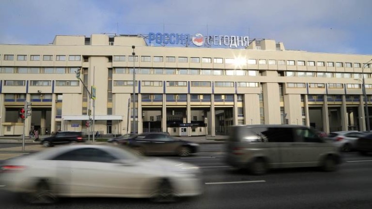 Обединеното кралство забрани на руските информационни организации Спутник и РТ