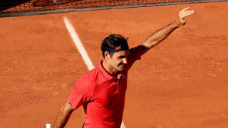 Роджър Федерер стартира с победа на "Ролан Гарос"