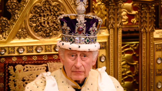 Малко преди Великден британското кралско семейство преживява едни от най трудните