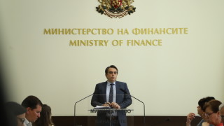 Министърът на финансите Асен Василев проведе среща с депутатите от