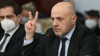 Томислав Дончев не дава 10, а 2-3 депутатски гласа и то само на Слави Трифонов