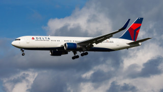 Пътници на полет на авиокомпанията Delta Air Lines от Мадрид