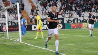 Мартин Камбуров продължава да е футболист на Локомотив Пловдив 36 годишният