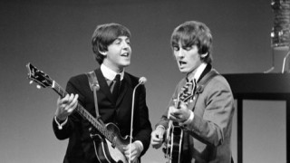 Американската компания Gibson Brand Inc която произвежда китари под марката