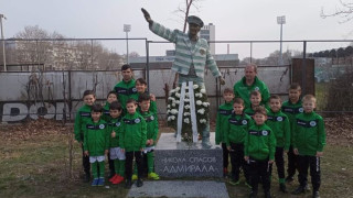 Юли Спасов е бивш футболист със солидна кариера в няколко