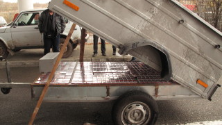 Хванаха гръцки гражданин с близо 98 000 къса контрабандни цигари