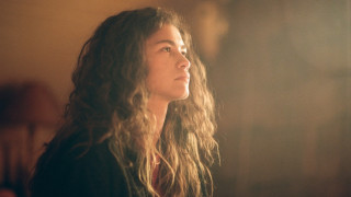 През ноември MAX пуснаха специално видео в което бяха включени кадри