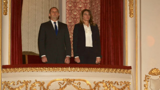 Президентът Румен Радев и външният министър Екатерина Захариева са на