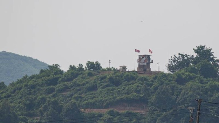 Севернокорейски войници са били забелязани на празни постове в корейската