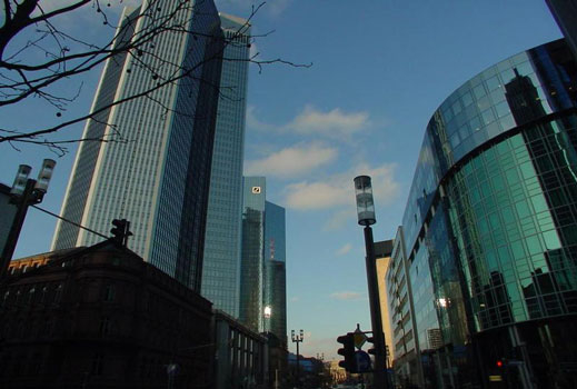 Deutsche Bank започна най-голямата реорганизация в историята си
