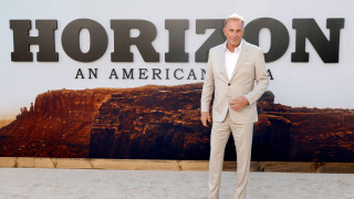 Първата част от замисления като четирилогия уестърн франчайз на е