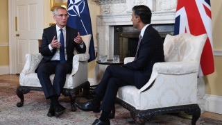Ръководителят на НАТО прогнозира че Обединеното кралство ще продължи да