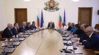 Екип на Държавния авиационен оператор е в готовност да излети