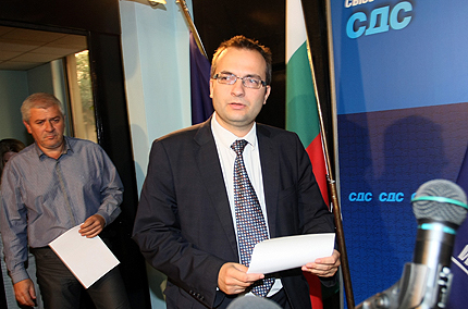 СДС поискаха оставката на Анна-Мария Б.