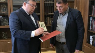 Цацаров награди прокурора по делото за убийството на Яна в "Борисовата градина"