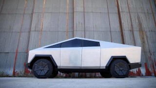 Нетърпелив босненски фен на Tesla си направи... Cybertruck