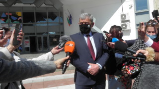 Премахват опасен билборд, който прати дете от Благоевград в „Пирогов“