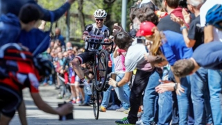 Световният шампион испанецът Алехандро Валверде няма да участва в колоездачната