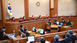 Южна Корея решава през март отстранява ли президента заради военното положение