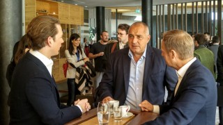 Борисов пи кафе с Курц и Туск преди да предаде председателството 