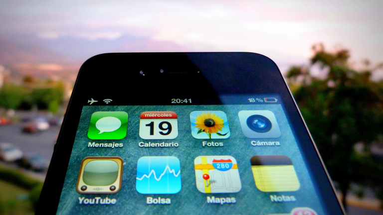 Samsung прави мобилните си приложения достъпни за iPhone