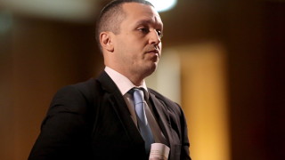 Гръцкият парламент одобри в сряда закон който забранява на бившия