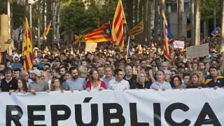 700 000 каталунци на протест срещу полицейското насилие 