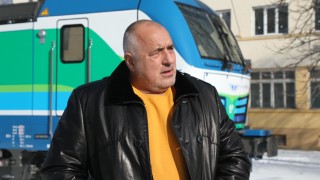Борисов разгледа новите "мерцедес" локомотиви на БДЖ