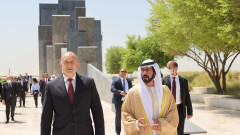Радев се преклони пред Мемориала на загиналите при изпълнение на дълга си в Абу Даби