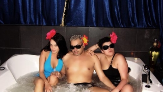 Азис глези приятели със СПА и суши