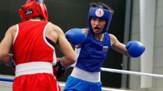 Стойка Петрова се класира за 1 4 финалите на Европейското първенство по