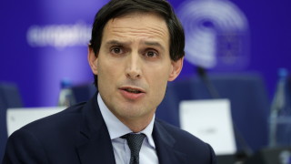 ЕС потвърди целите за прекратяване на продажбите на бензинови и дизелови коли до 2035 г.