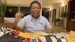 Бразилската футболна легенда Пеле който е хоспитализиран за лечение на