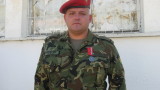 Наградиха ефрейтор за оказана първа помощ при катастрофа