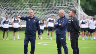 Треньорът на Славия Златомир Загорчич определи група от 18 футболисти