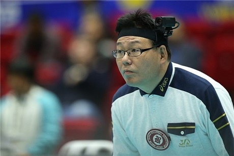 Слагат камери на главите на страничните съдии